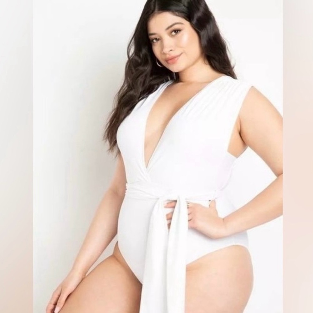 Eloquii Plunge White Plunge One Piece Swimsuit Size 20 NEW